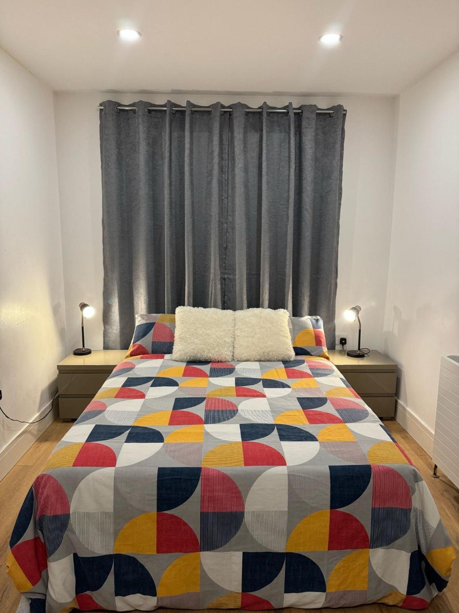 Ferienwohnung King Azim Court London Exterior foto